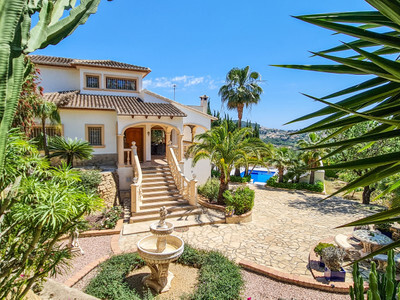 5 bedrooms, 6 bathrooms Villa in Calpe